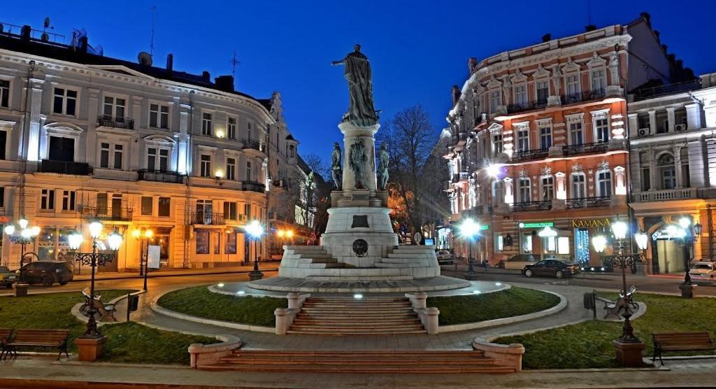 Apartment For Rent On Deribasovskaya Street Odessa Buitenkant foto