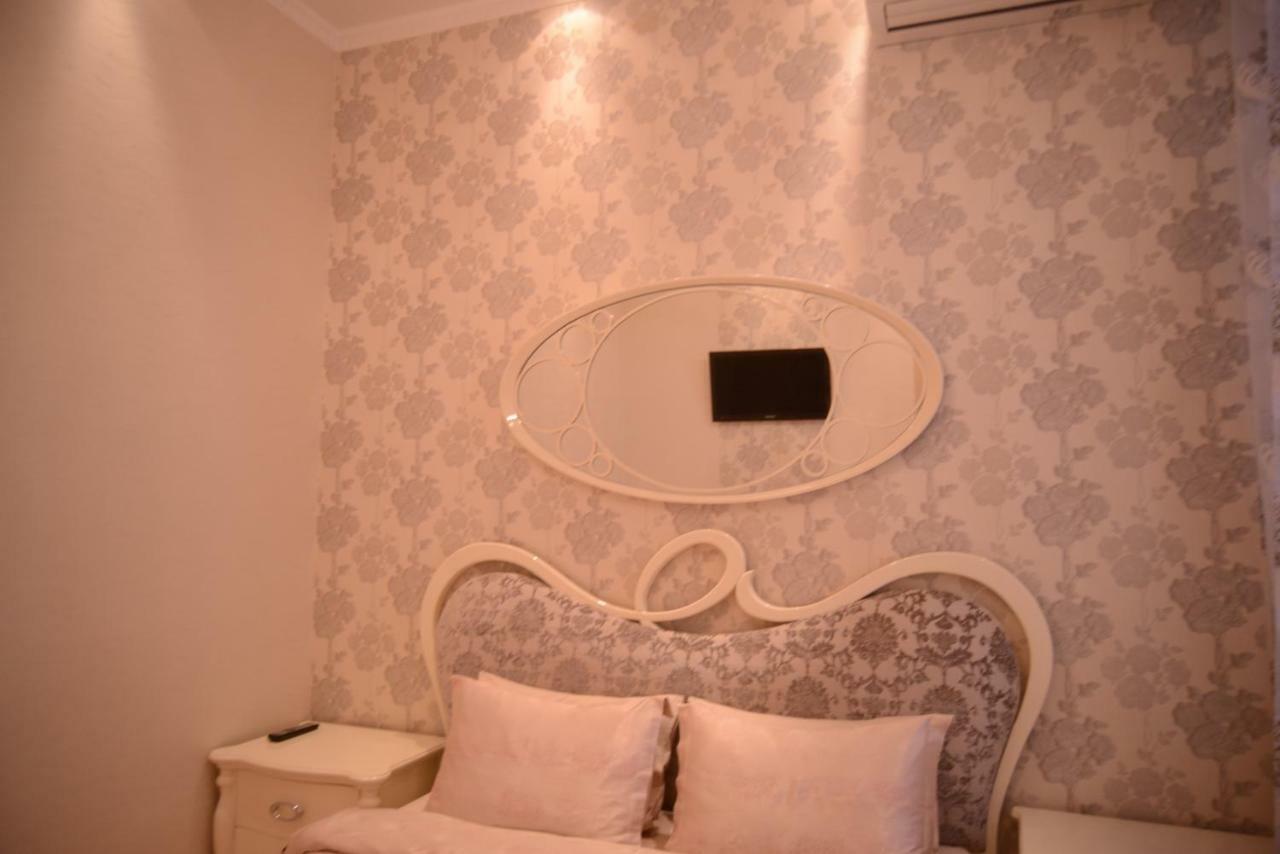 Apartment For Rent On Deribasovskaya Street Odessa Buitenkant foto