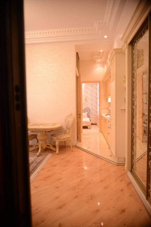 Apartment For Rent On Deribasovskaya Street Odessa Buitenkant foto