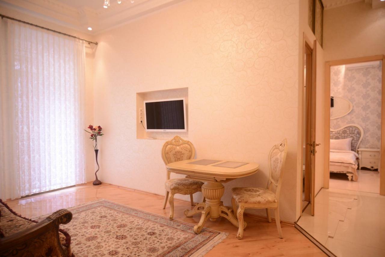 Apartment For Rent On Deribasovskaya Street Odessa Buitenkant foto