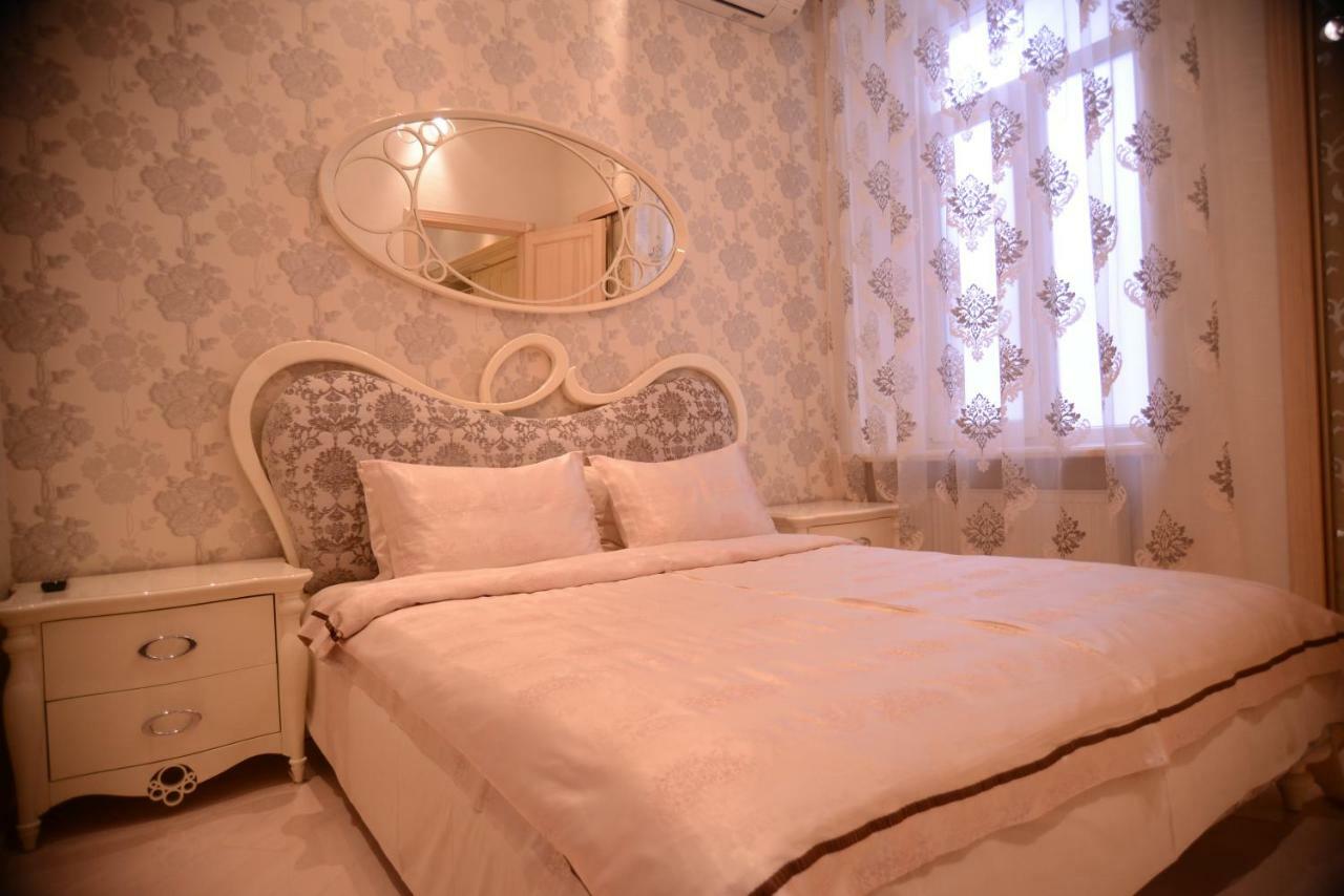Apartment For Rent On Deribasovskaya Street Odessa Buitenkant foto